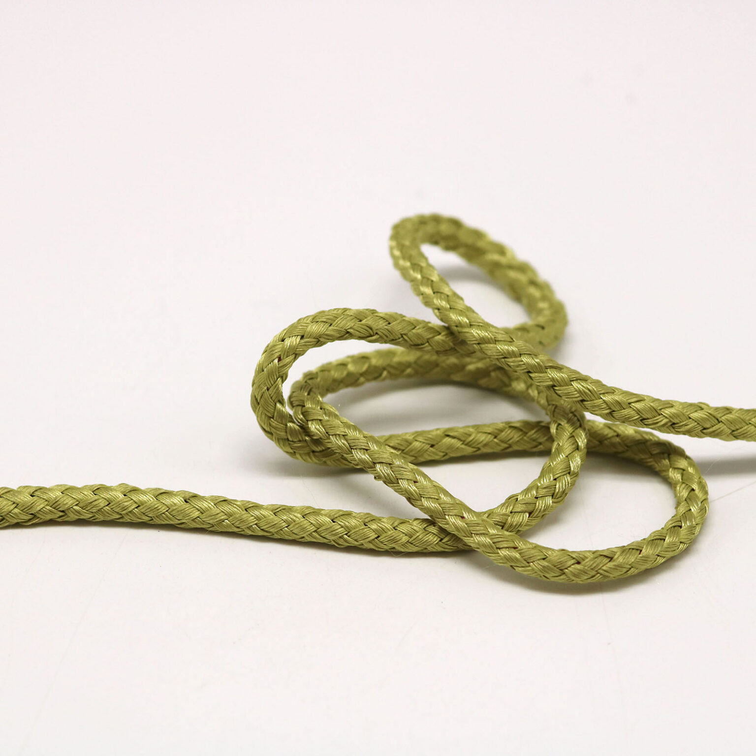 This is a 3mm drawcord and Raw in colour.