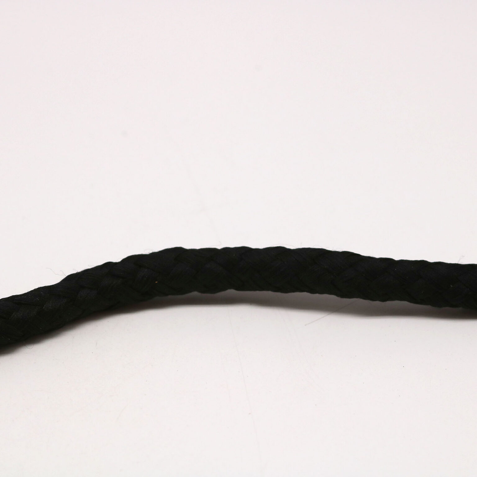 This is a 7mm drawcord and Black in colour.