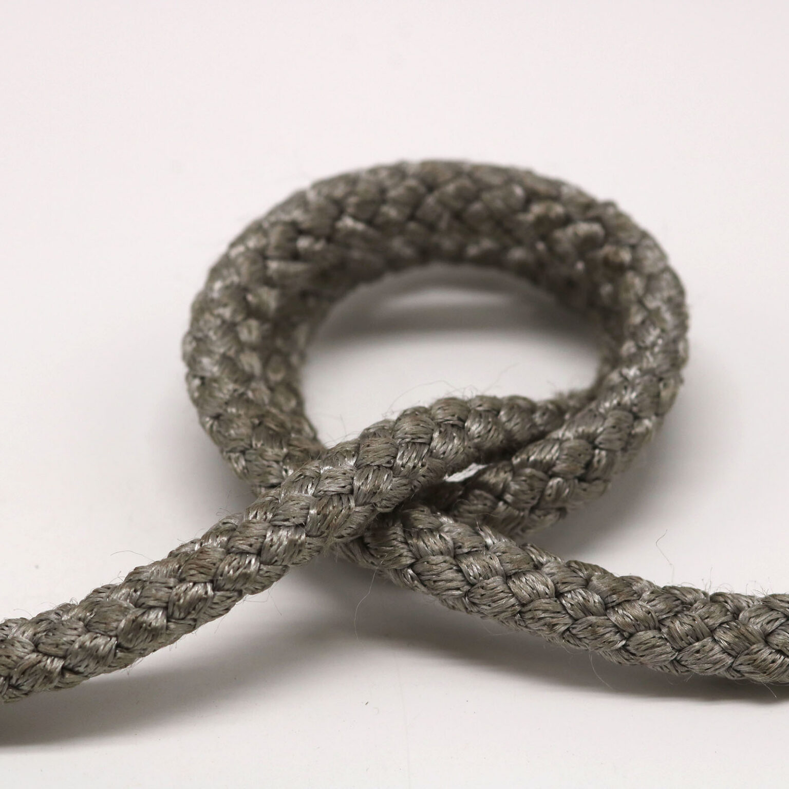 This is a 8mm drawcord and Grey in colour.