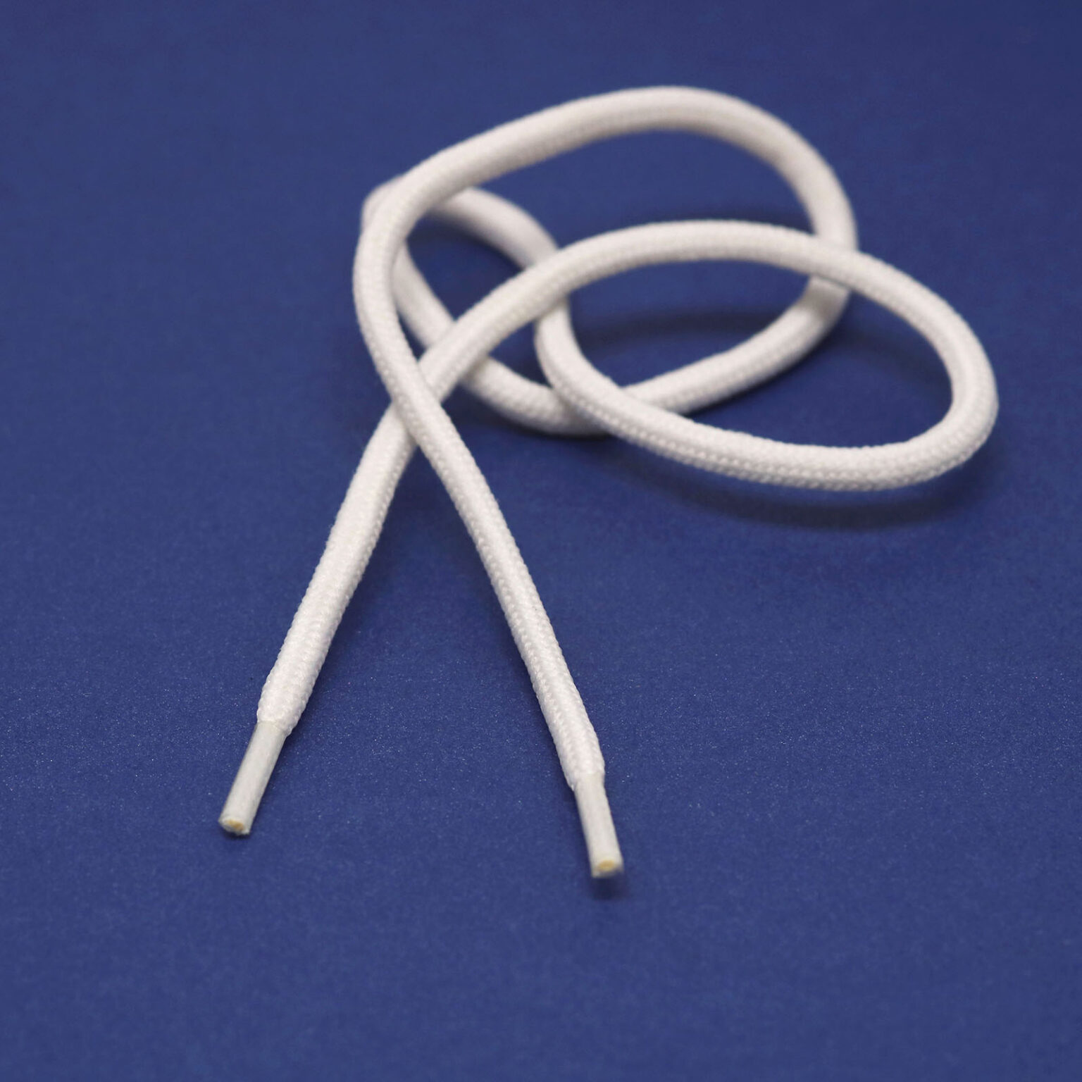 This is a 400mm drawcord and White in colour.